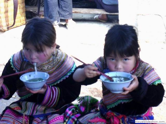 bacha_Hmong_children